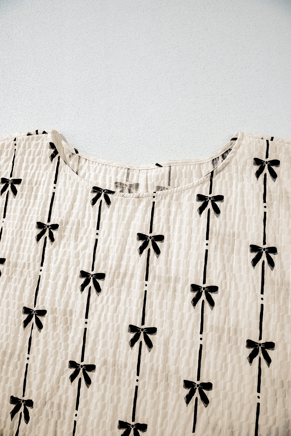 Bow Textured Puff Sleeve Top